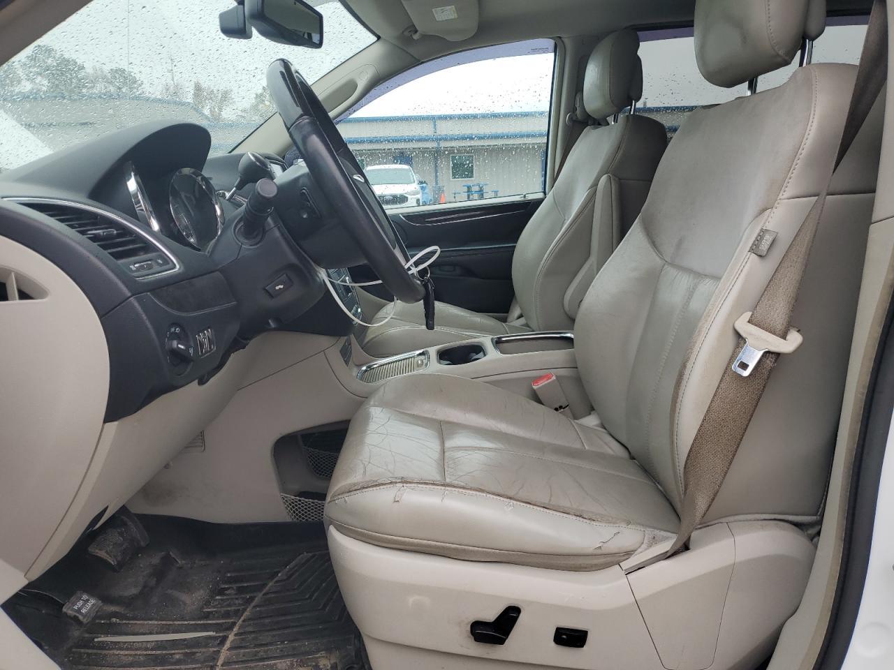 2014 CHRYSLER TOWN & COU - Фото 7