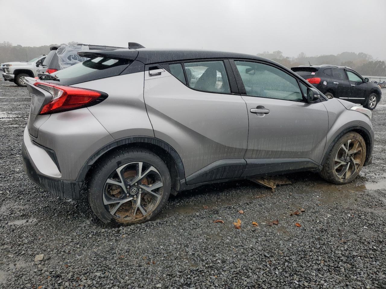 2019 TOYOTA C-HR XLE - Фото 3