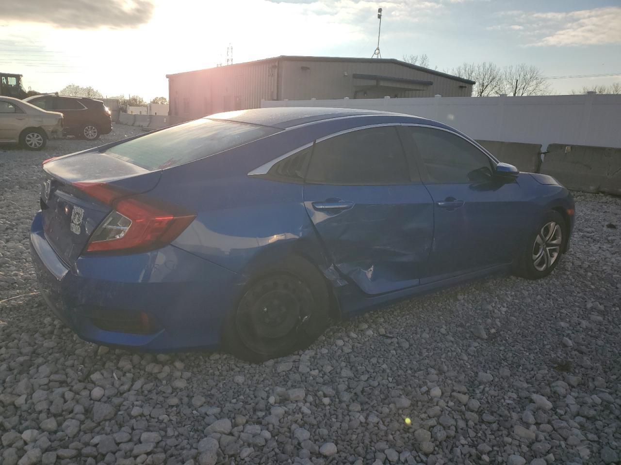 2017 HONDA CIVIC LX - Фото 3