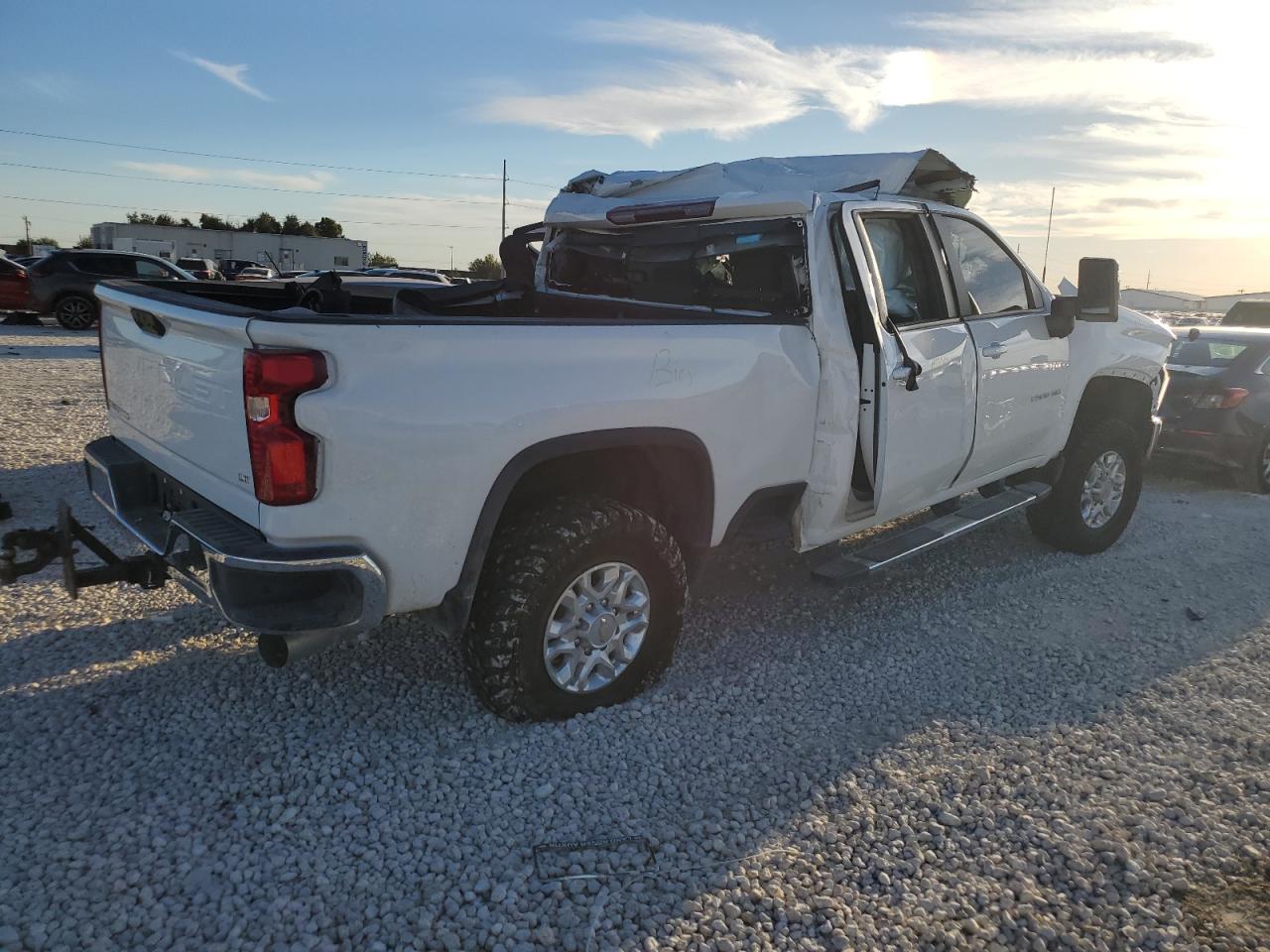 2024 CHEVROLET SILVERADO - Image 3