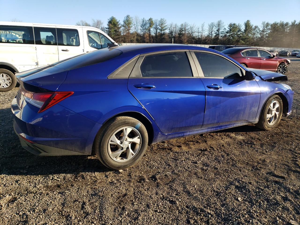 2022 HYUNDAI ELANTRA SE - Image 3