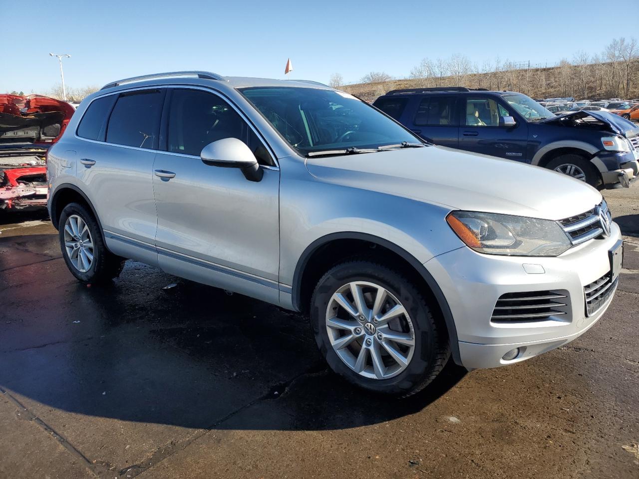 2013 VOLKSWAGEN TOUAREG V6 - Image 4