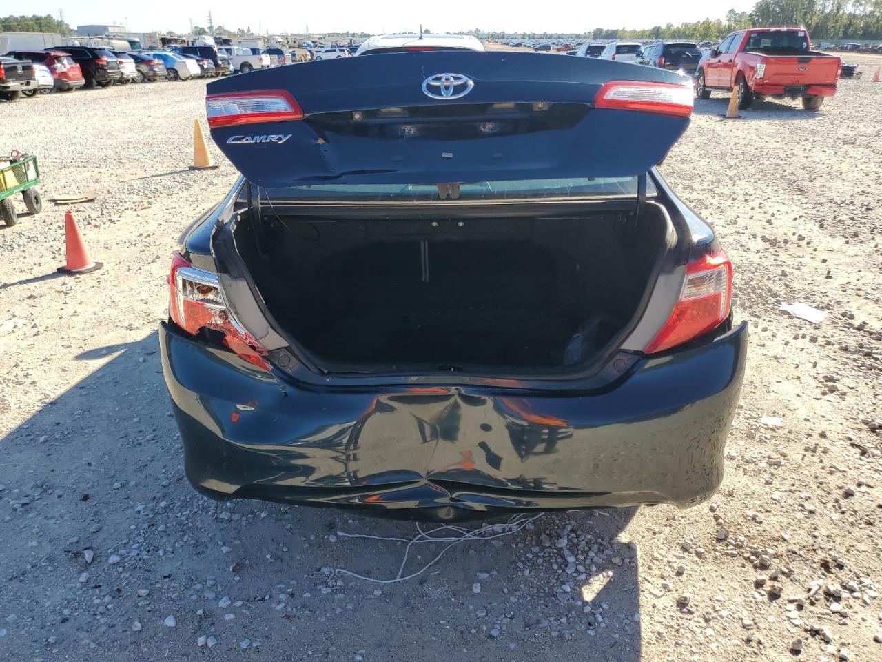 2014 TOYOTA CAMRY L - Image 6