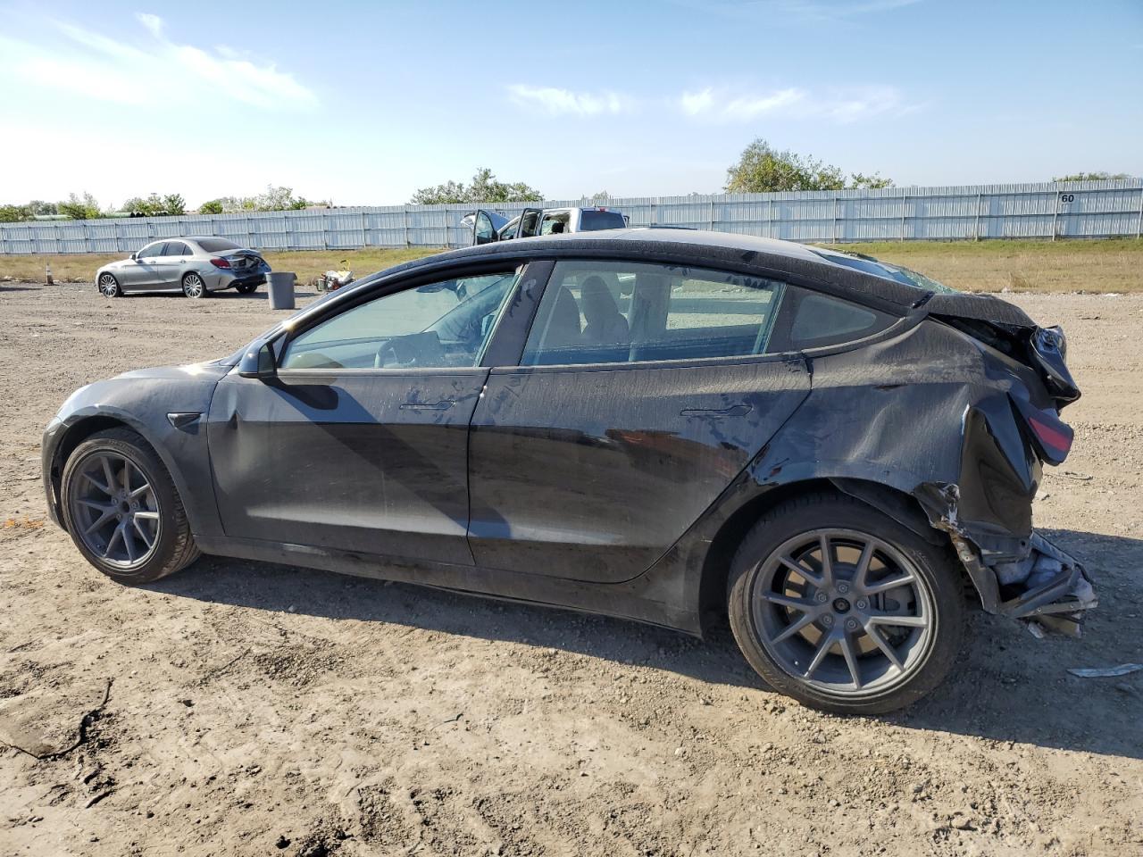 2023 TESLA MODEL 3 - Фото 2