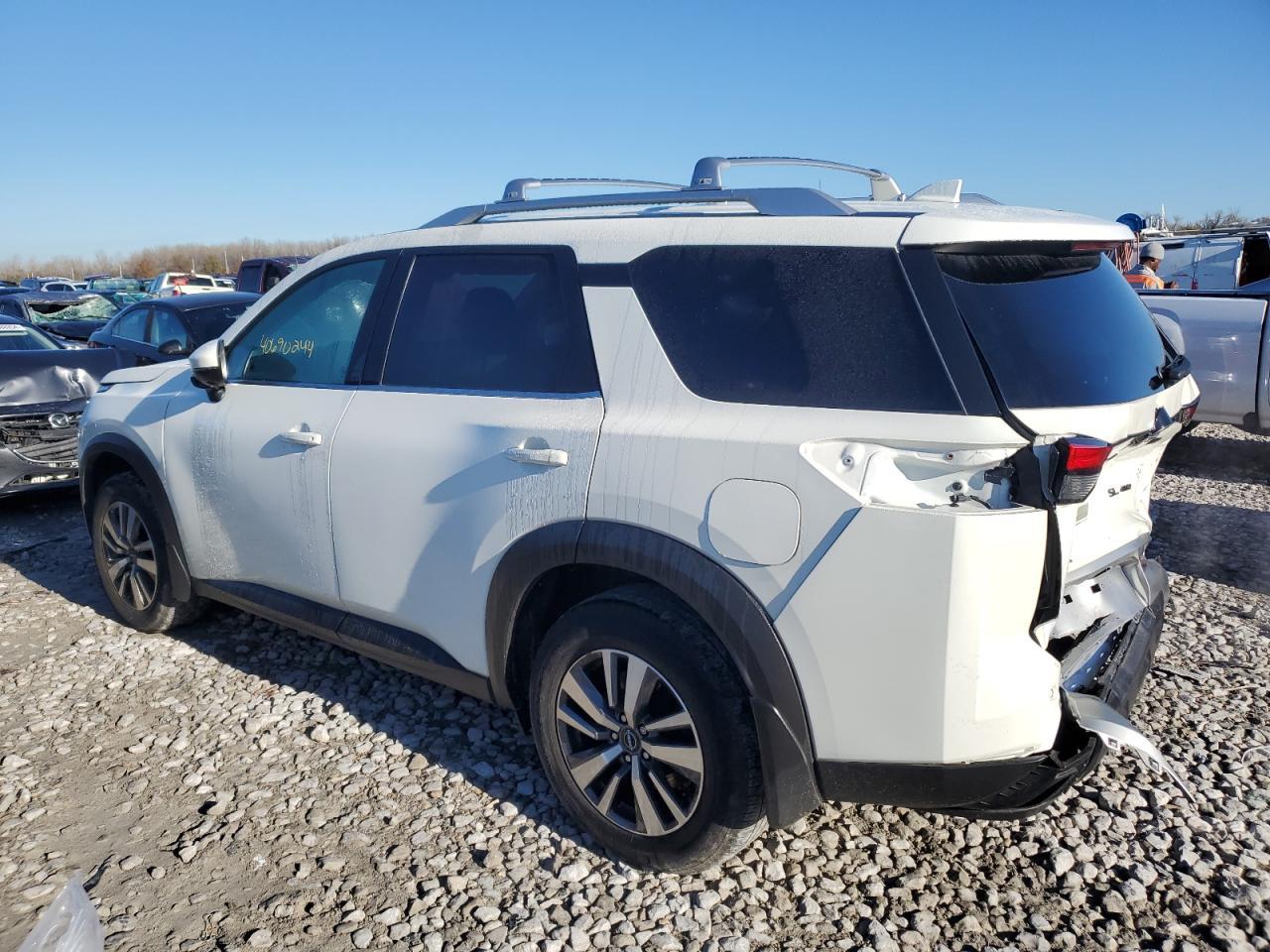 2023 NISSAN PATHFINDER - Image 2