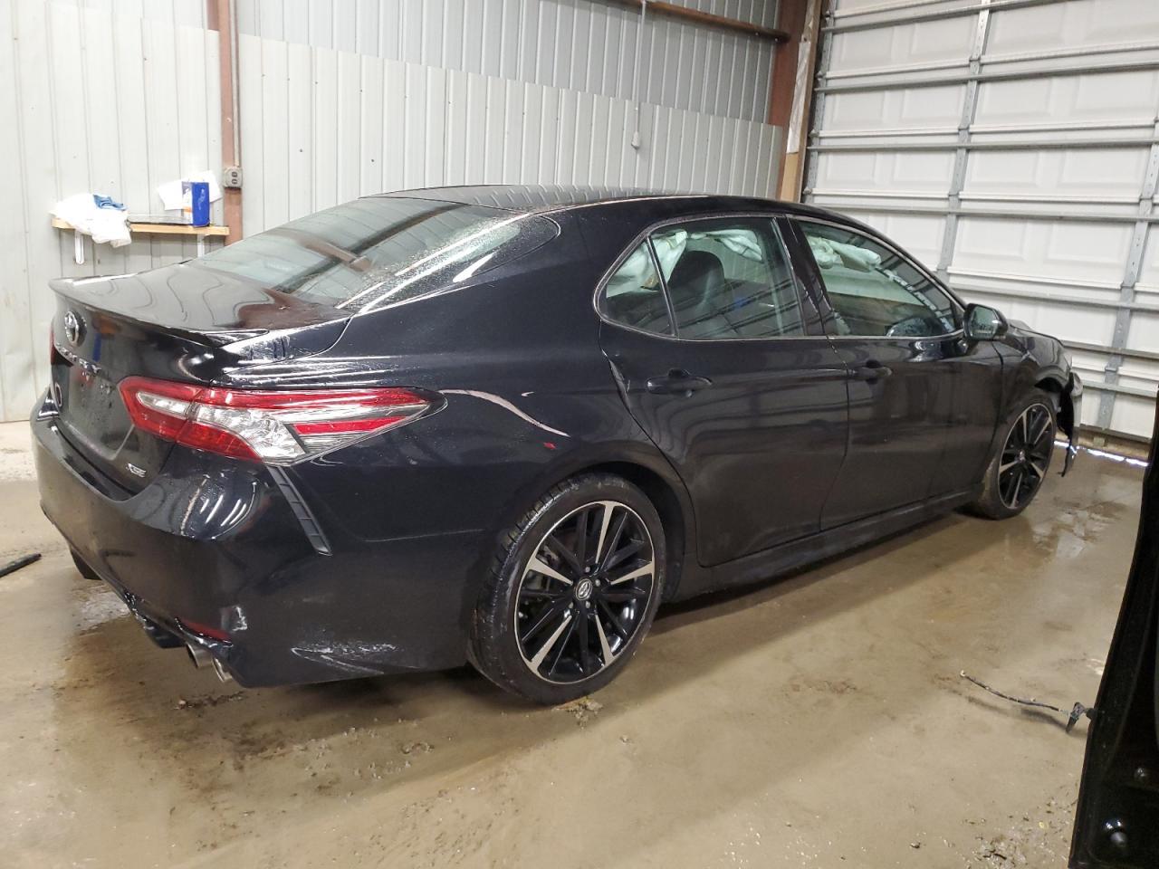2018 TOYOTA CAMRY XSE - Image 3