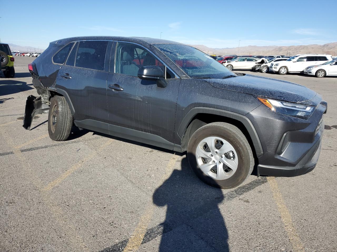 2023 TOYOTA RAV4 LE - Фото 4