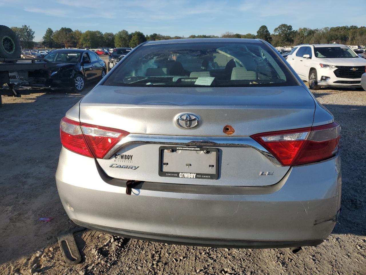 2017 TOYOTA CAMRY LE - Фото 6