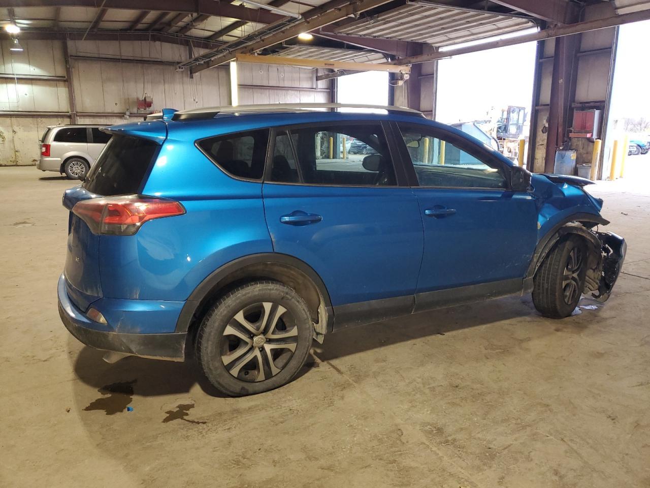 2016 TOYOTA RAV4 LE - Фото 3