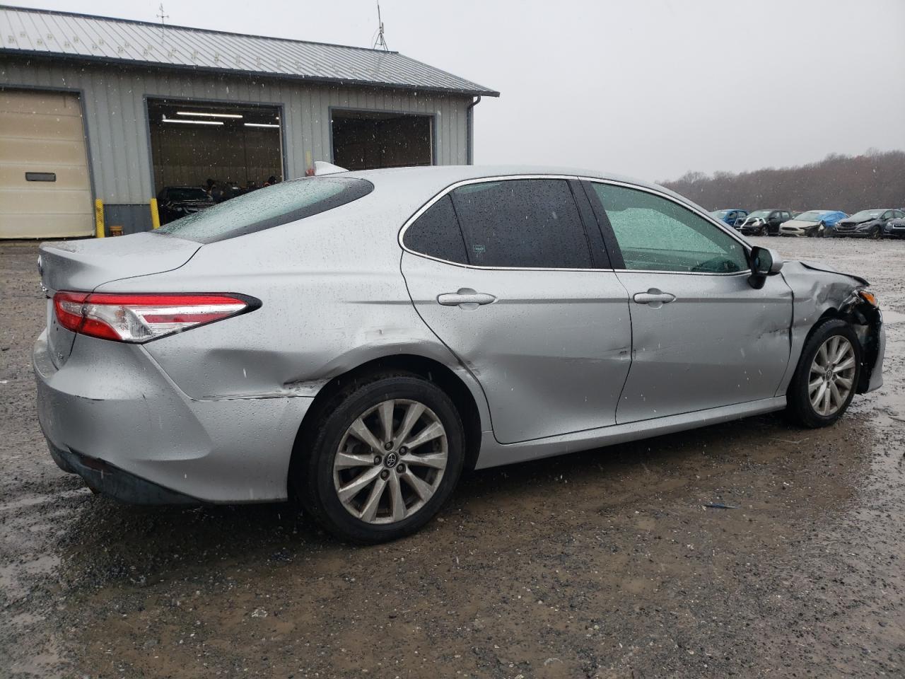 2020 TOYOTA CAMRY LE - Фото 3