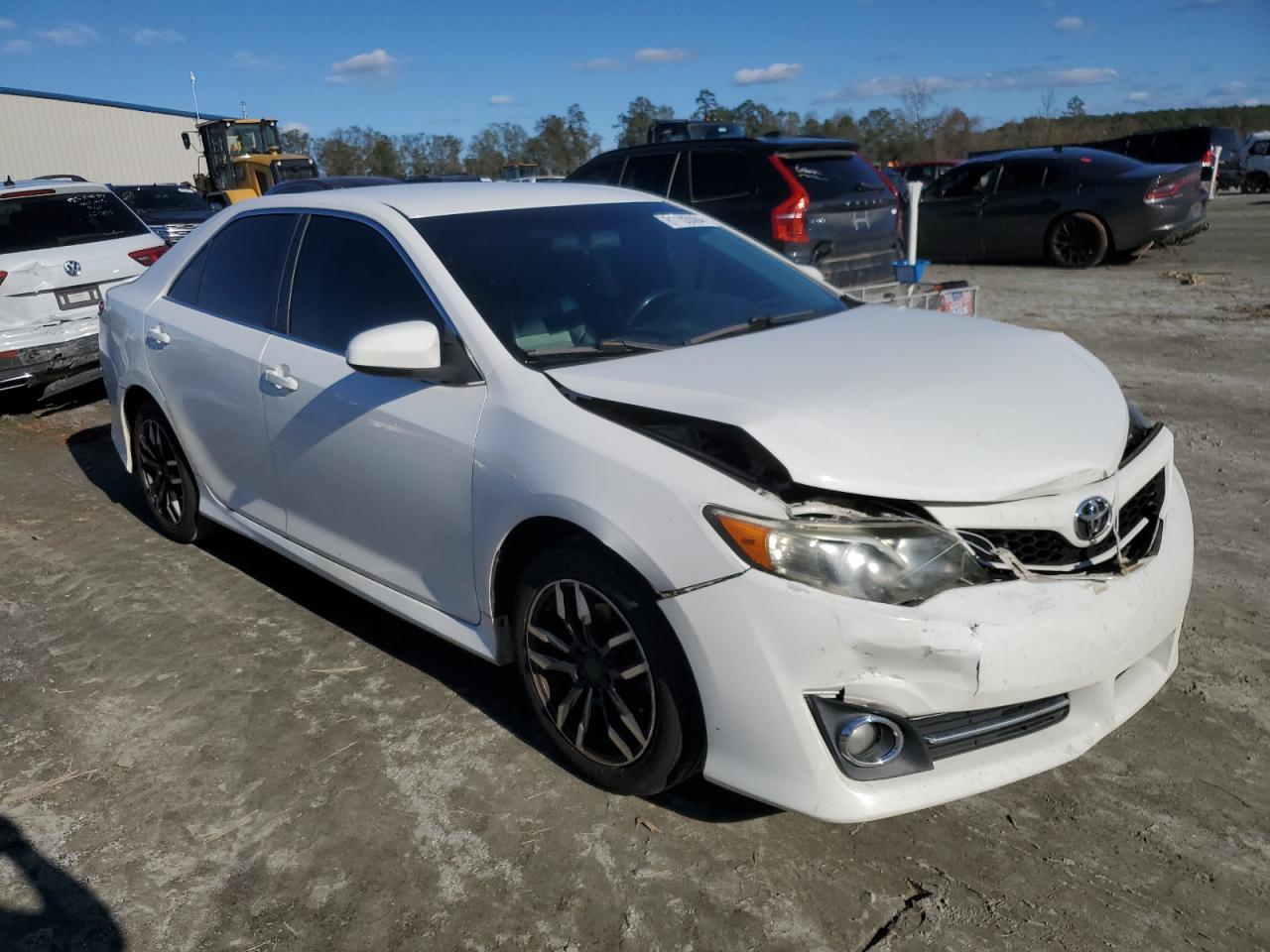 2014 TOYOTA CAMRY L - Image 4