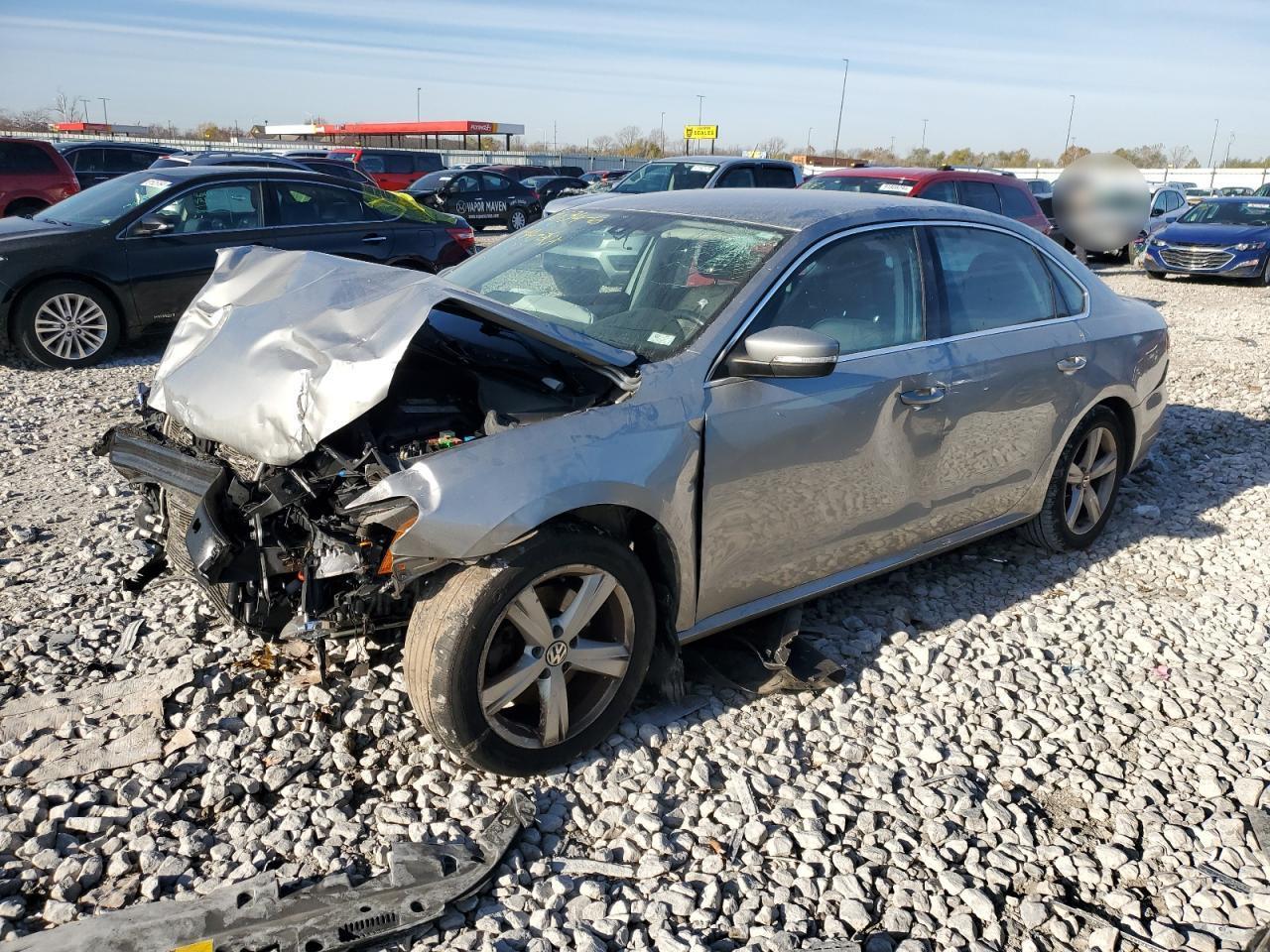 2013 VOLKSWAGEN PASSAT SE
