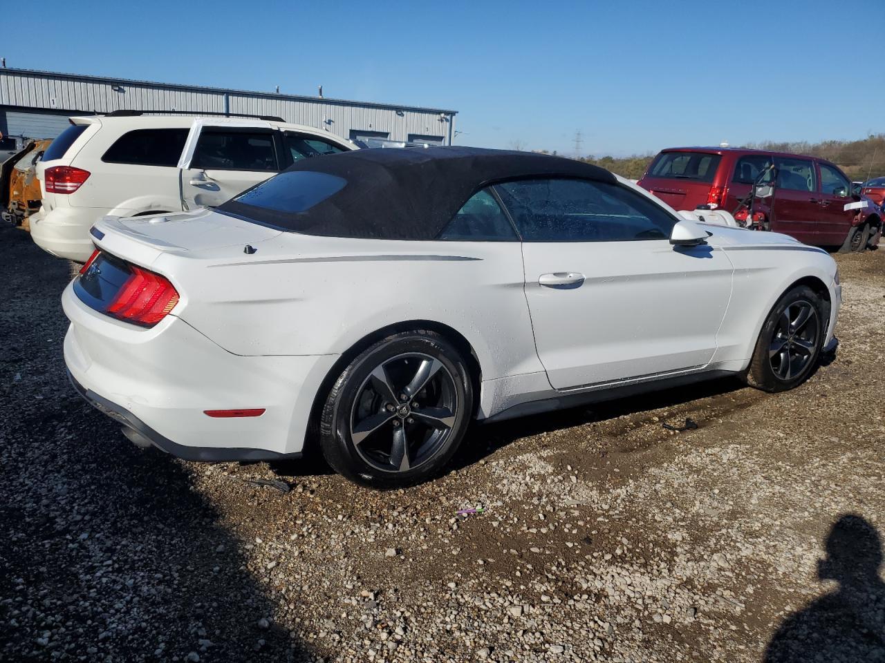 2018 FORD MUSTANG - Фото 3