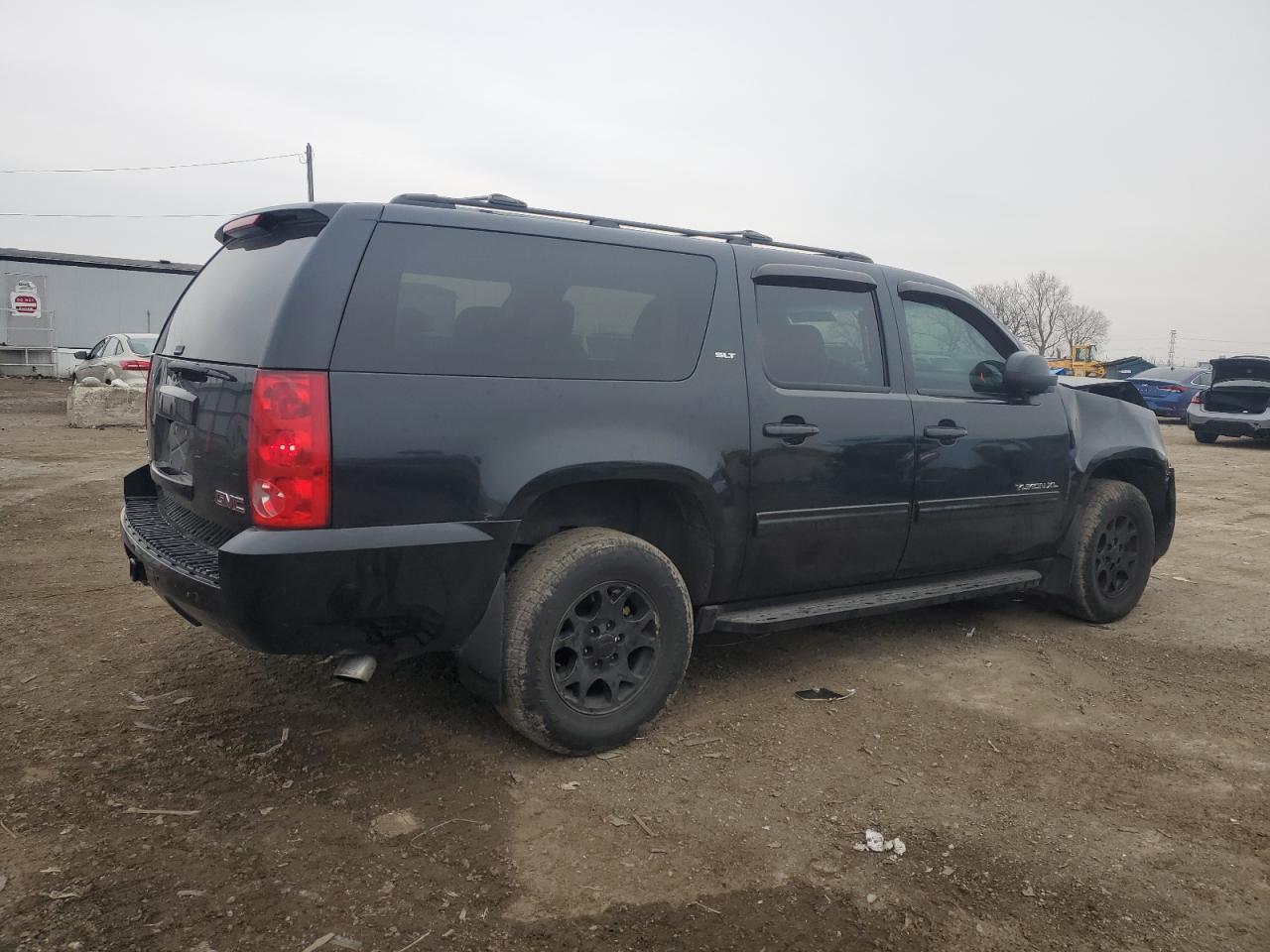 2012 GMC YUKON XL K - Image 3