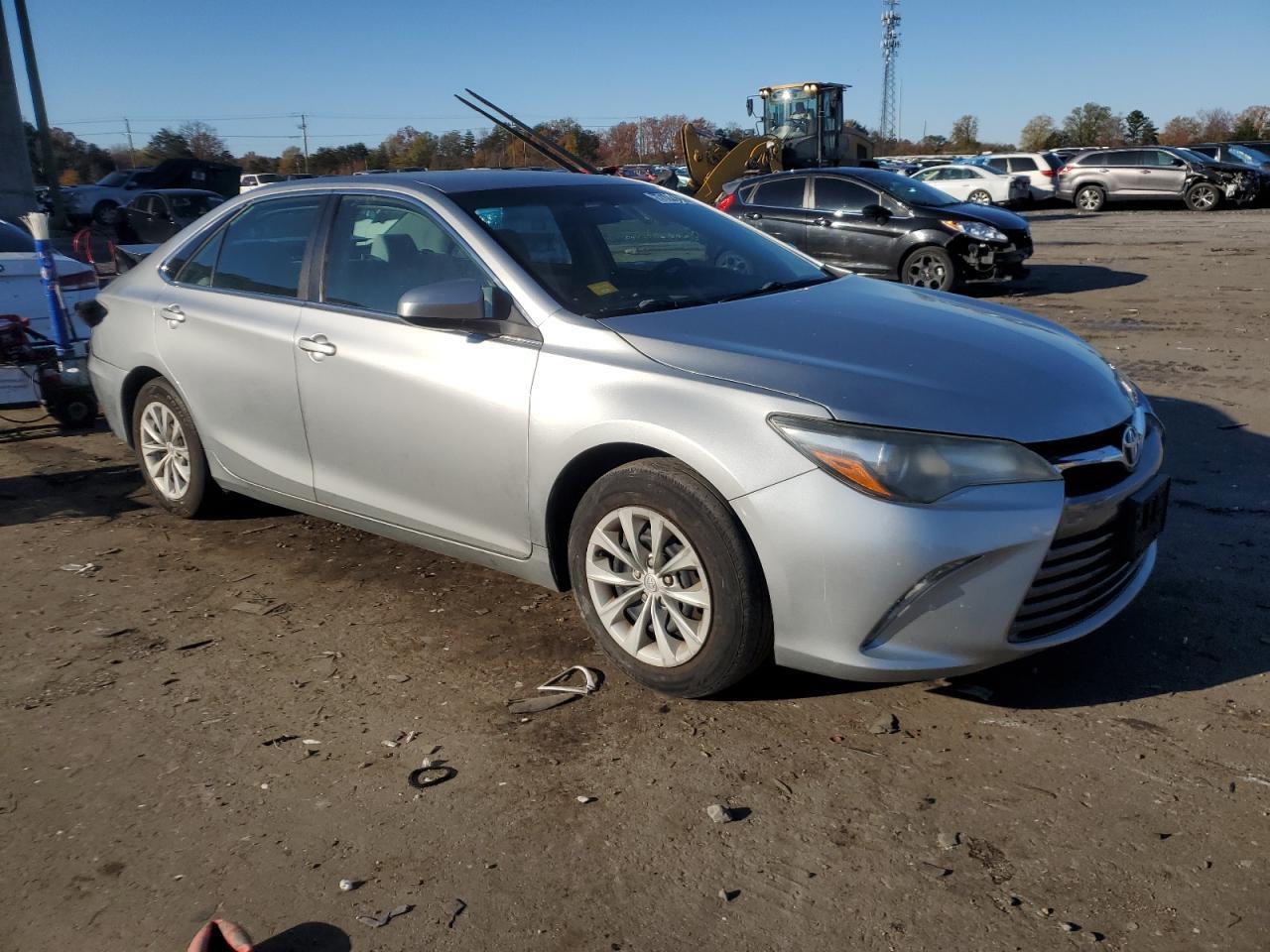 2017 TOYOTA CAMRY LE - Фото 4