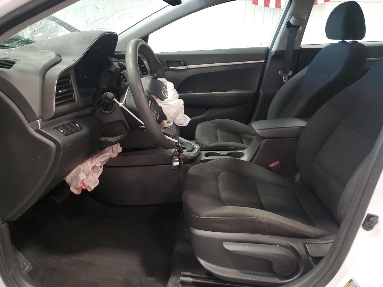 2019 HYUNDAI ELANTRA SE - Фото 7