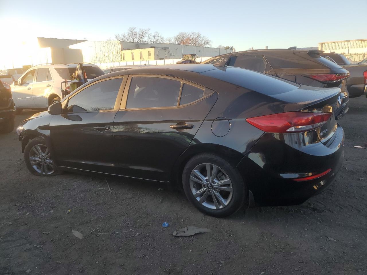 2018 HYUNDAI ELANTRA SE - Фото 2