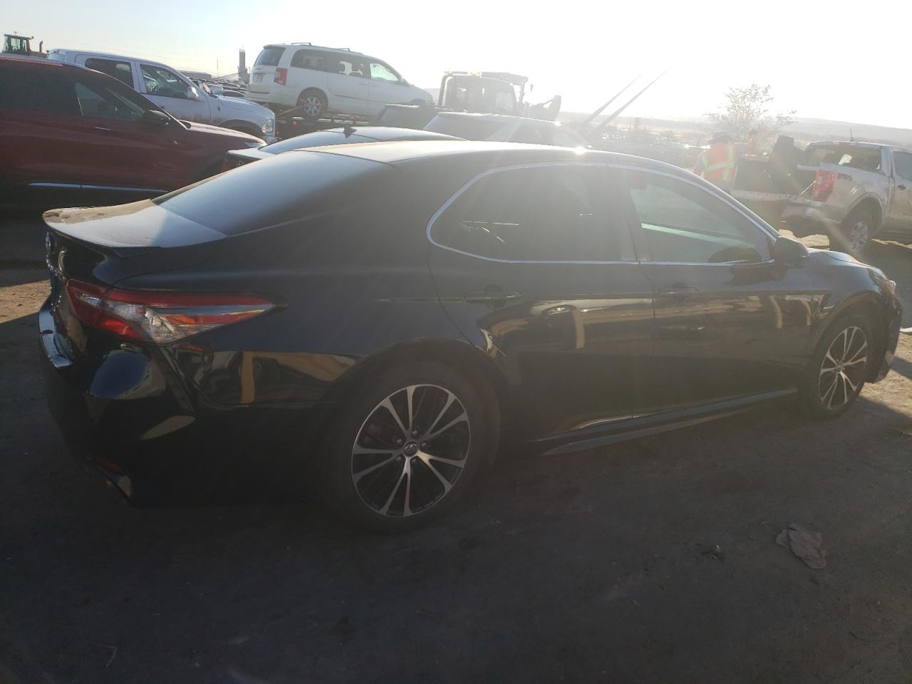 2018 TOYOTA CAMRY L - Фото 3