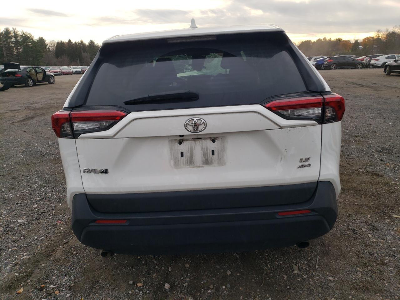 2023 TOYOTA RAV4 LE - Фото 6