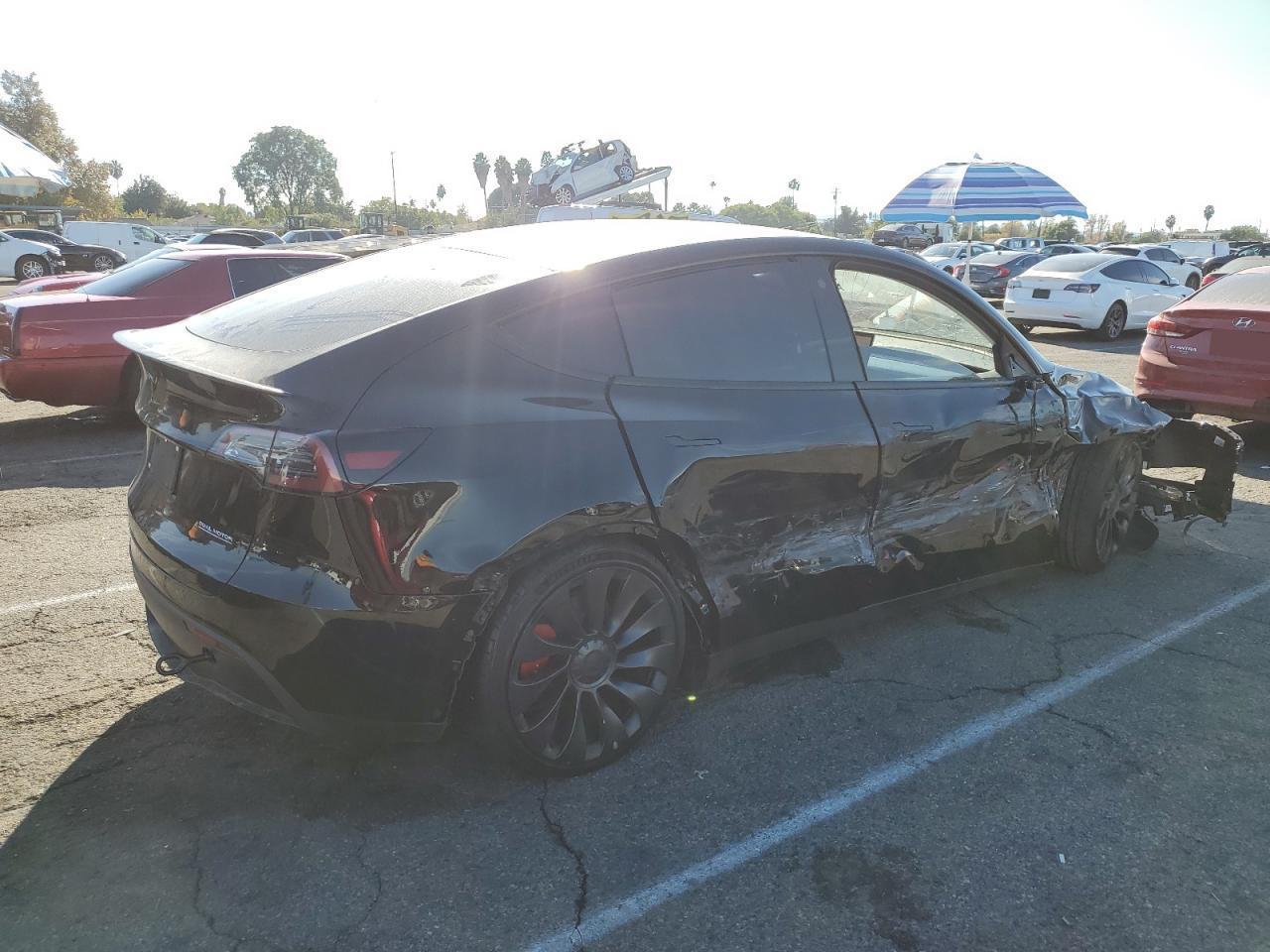 2023 TESLA MODEL Y - Фото 3