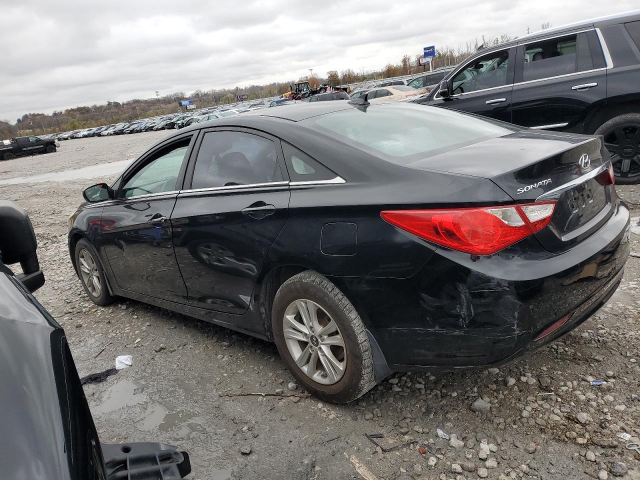 2013 HYUNDAI SONATA GLS - Image 2