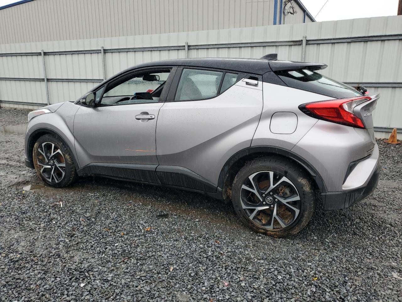 2019 TOYOTA C-HR XLE - Фото 2