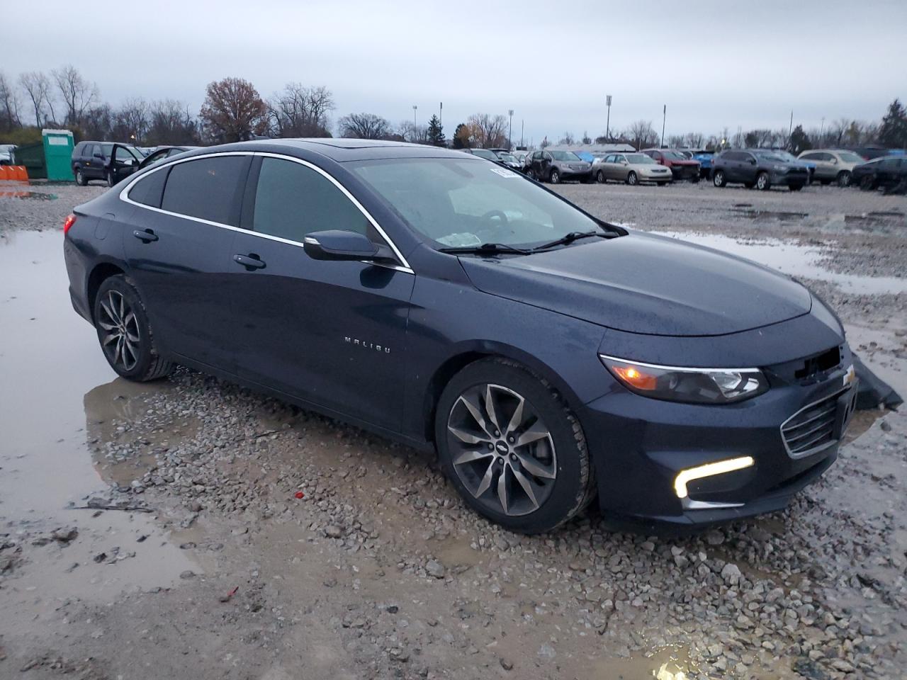 2017 CHEVROLET MALIBU LT - Image 4