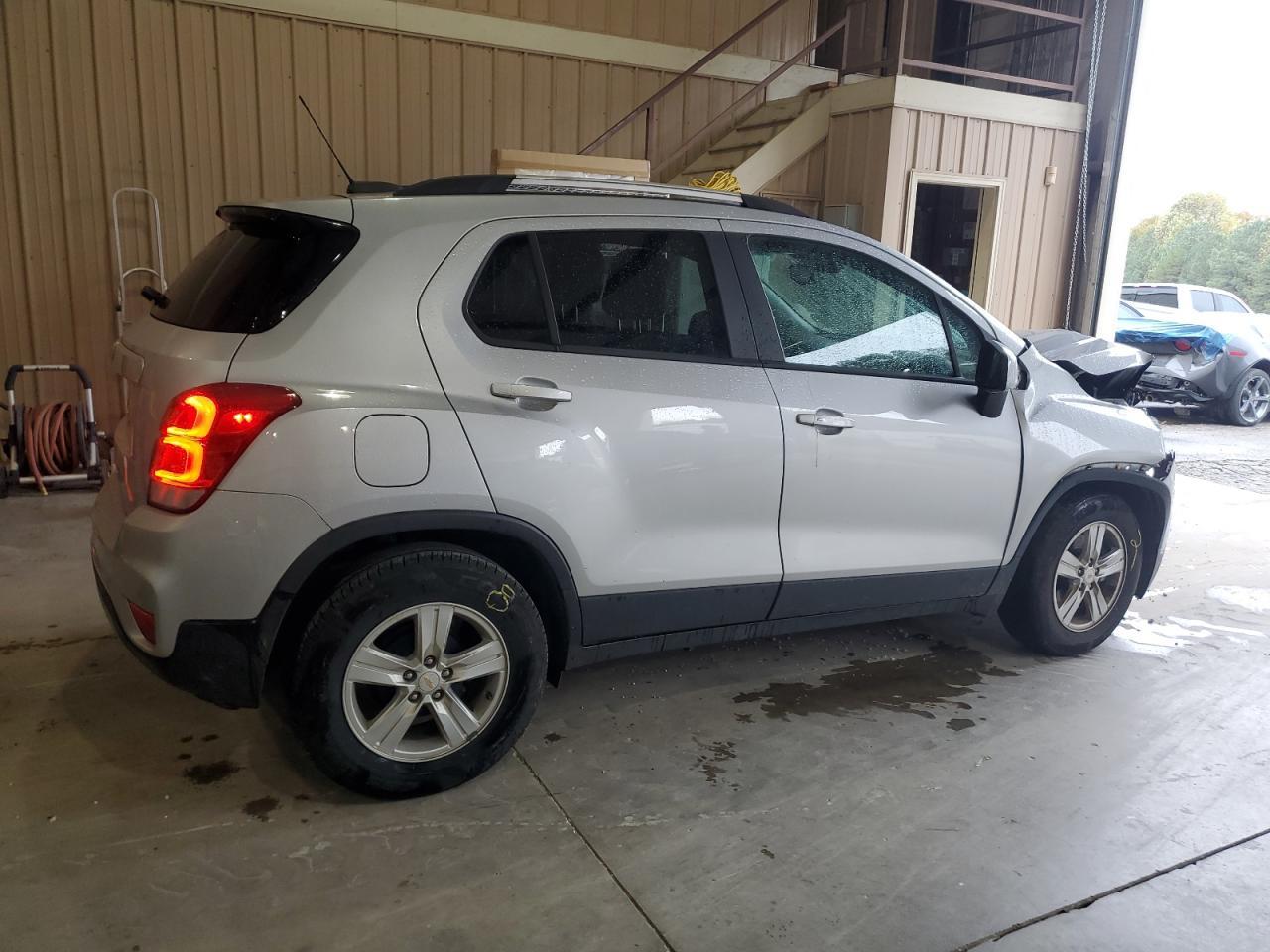 2021 CHEVROLET TRAX 1LT - Фото 3