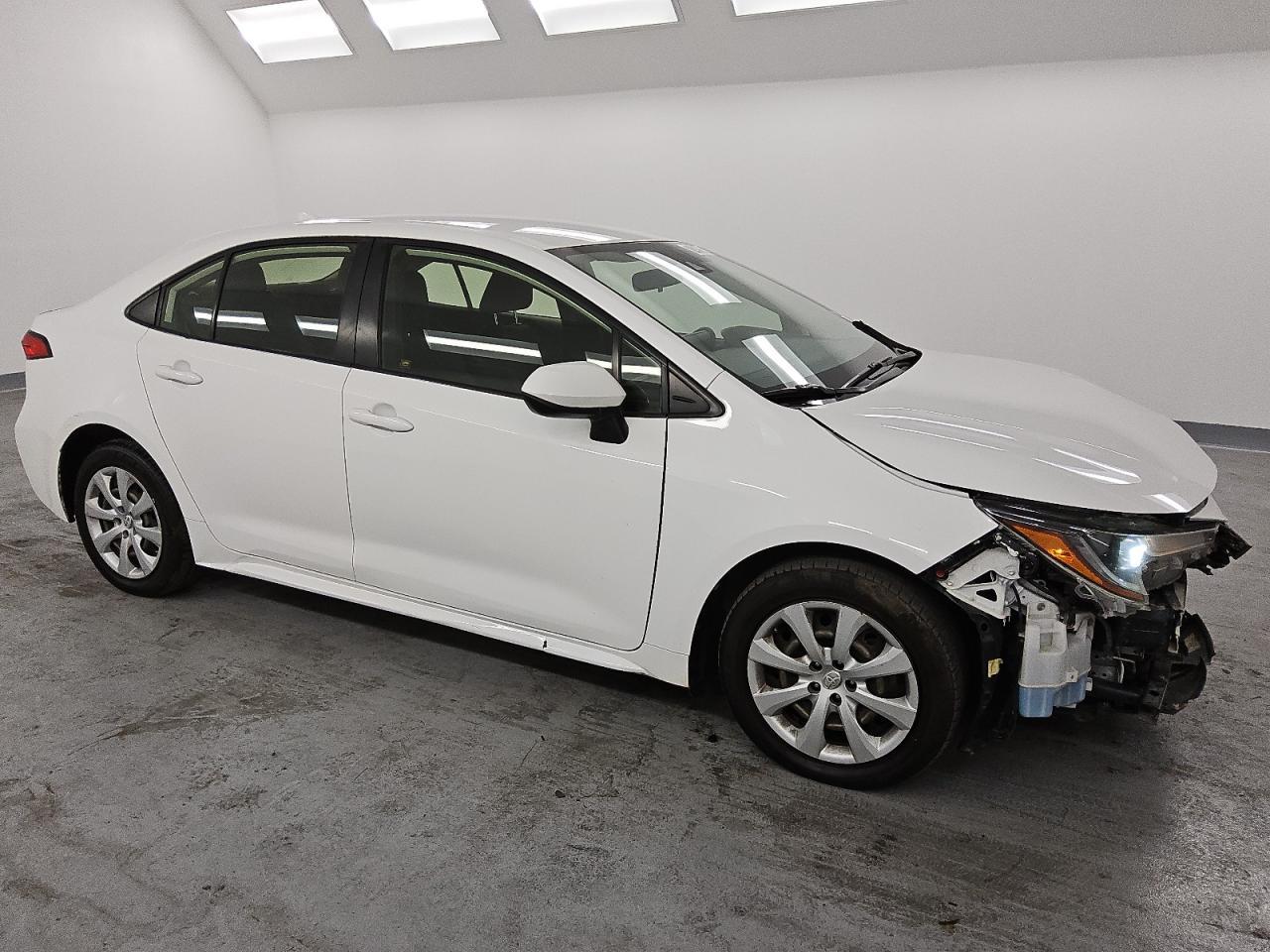 2020 TOYOTA COROLLA LE - Фото 4
