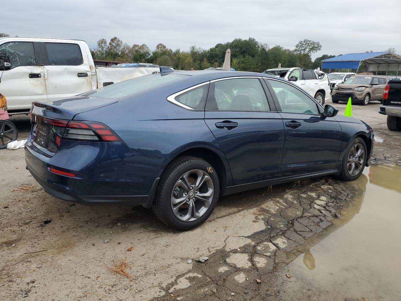 2024 HONDA ACCORD EX - Image 3