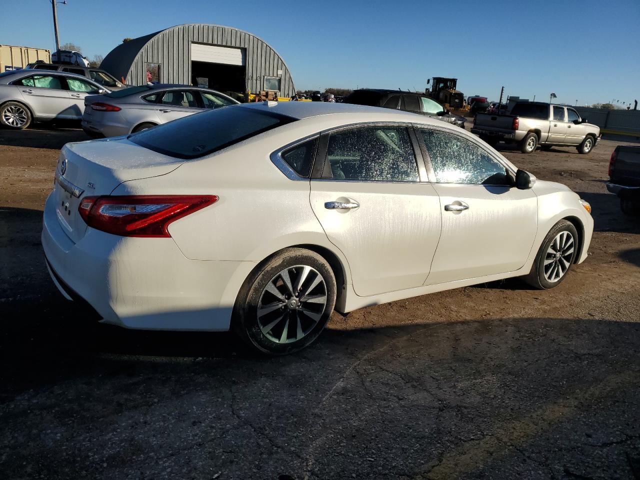 2017 NISSAN ALTIMA 2.5 - Фото 3