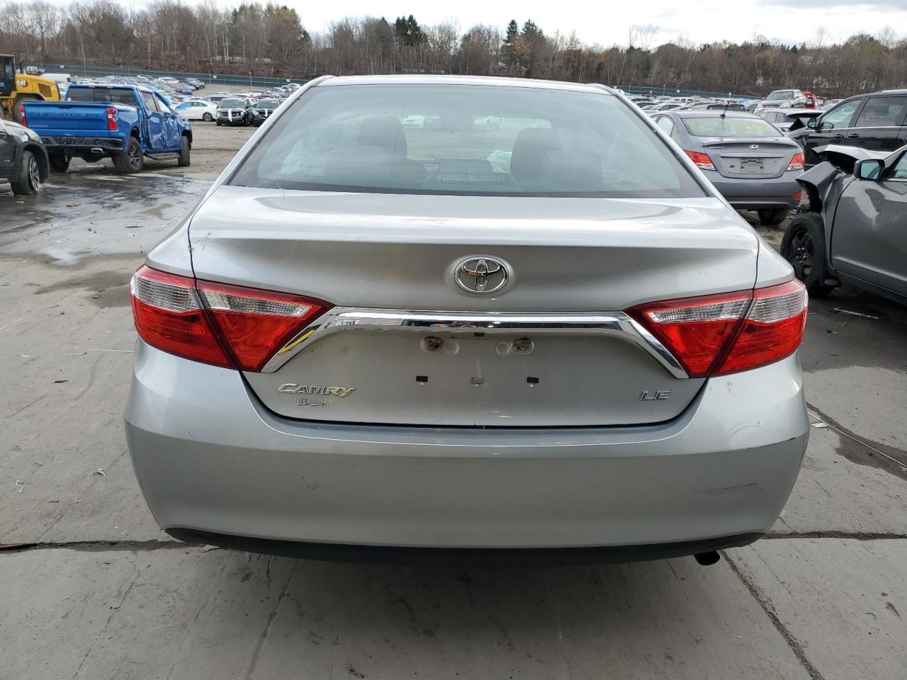 2017 TOYOTA CAMRY LE - Image 6