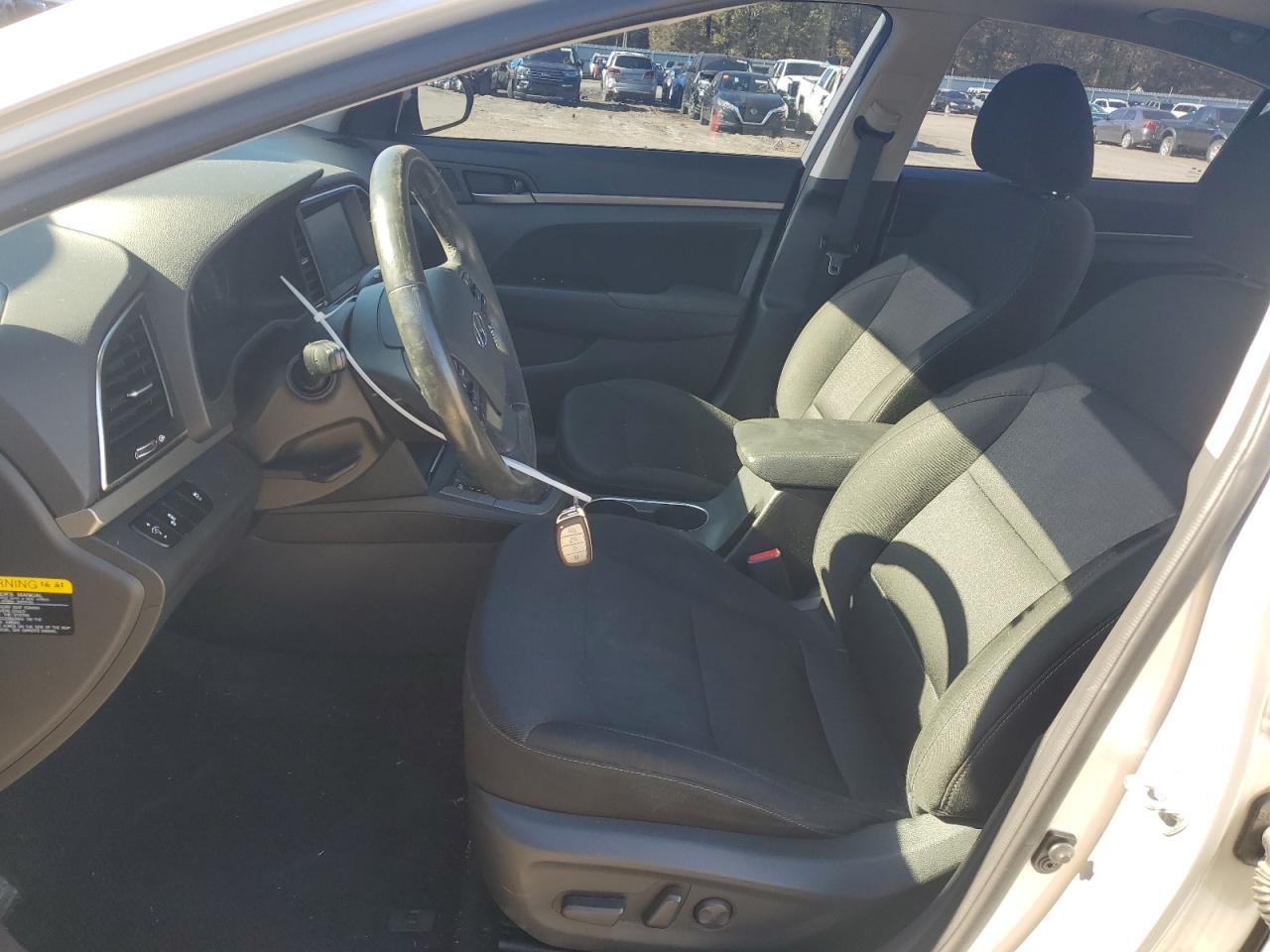 2017 HYUNDAI ELANTRA SE - Фото 7