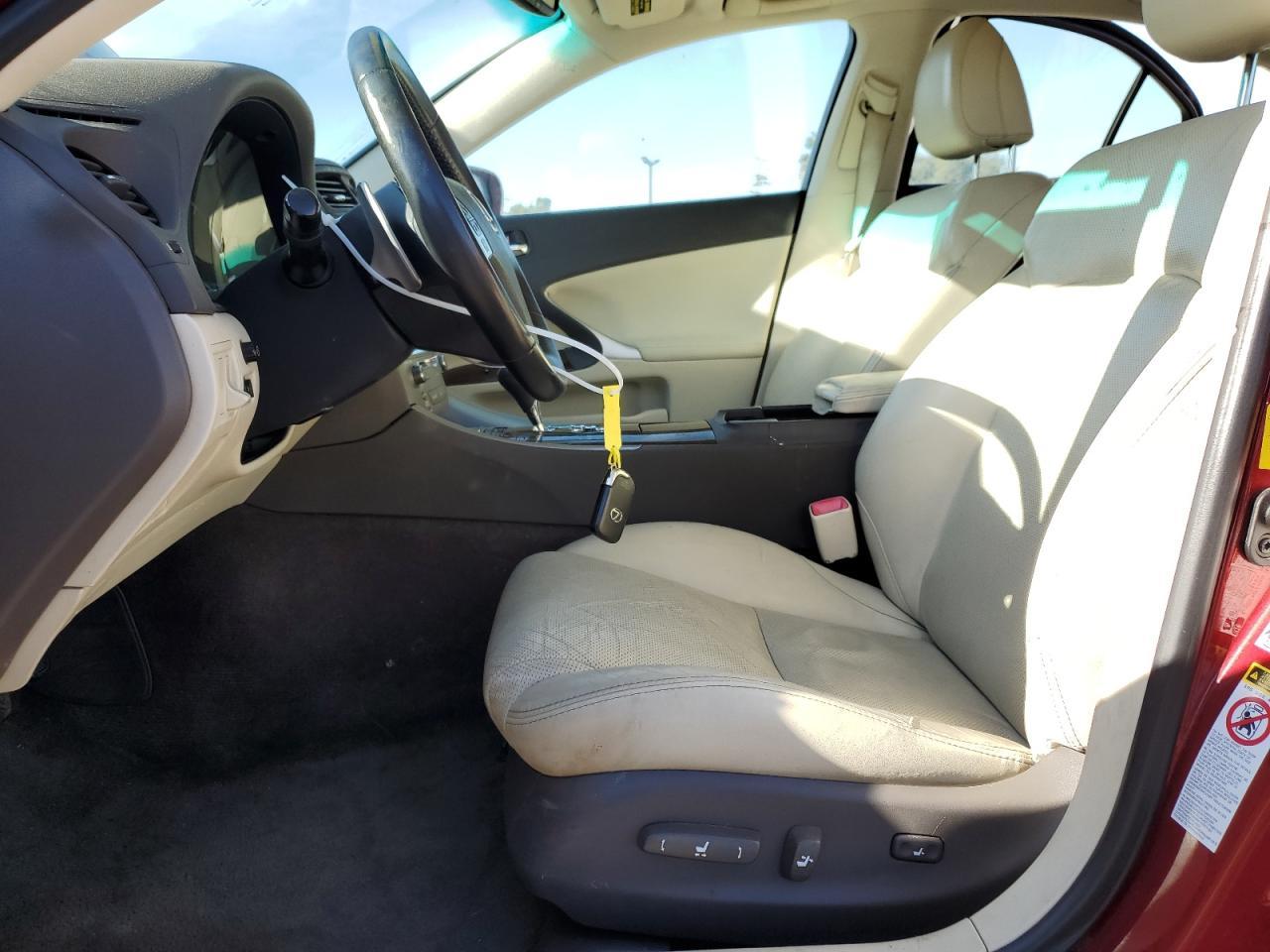 2011 LEXUS IS 250 - Фото 7
