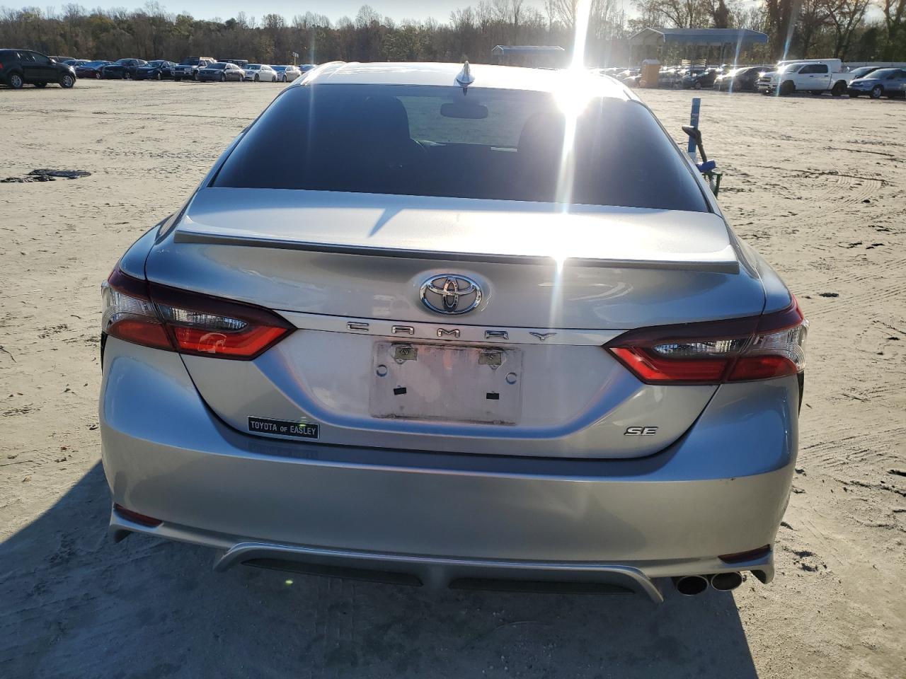 2021 TOYOTA CAMRY SE - Image 6