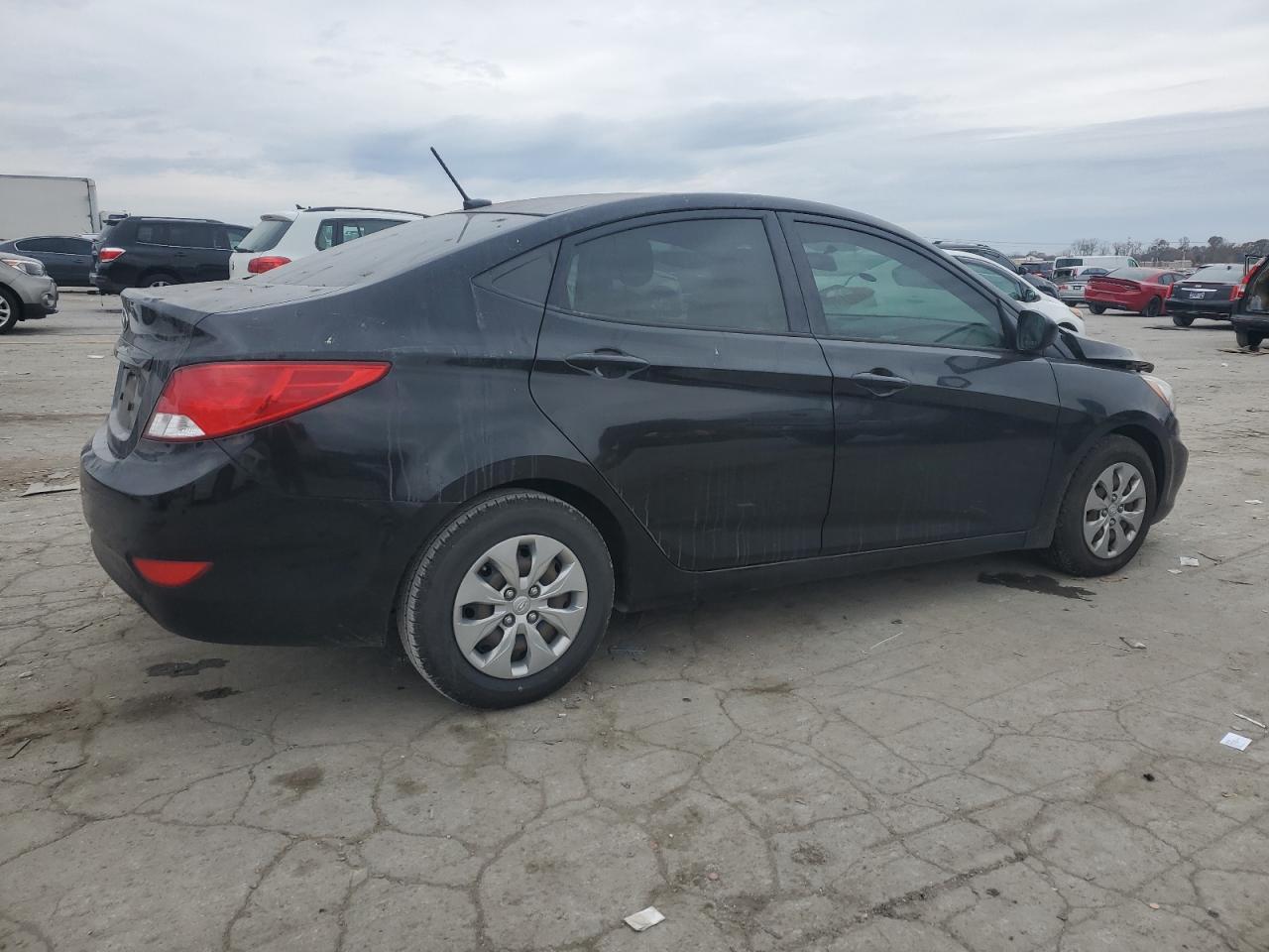 2017 HYUNDAI ACCENT SE - Фото 3