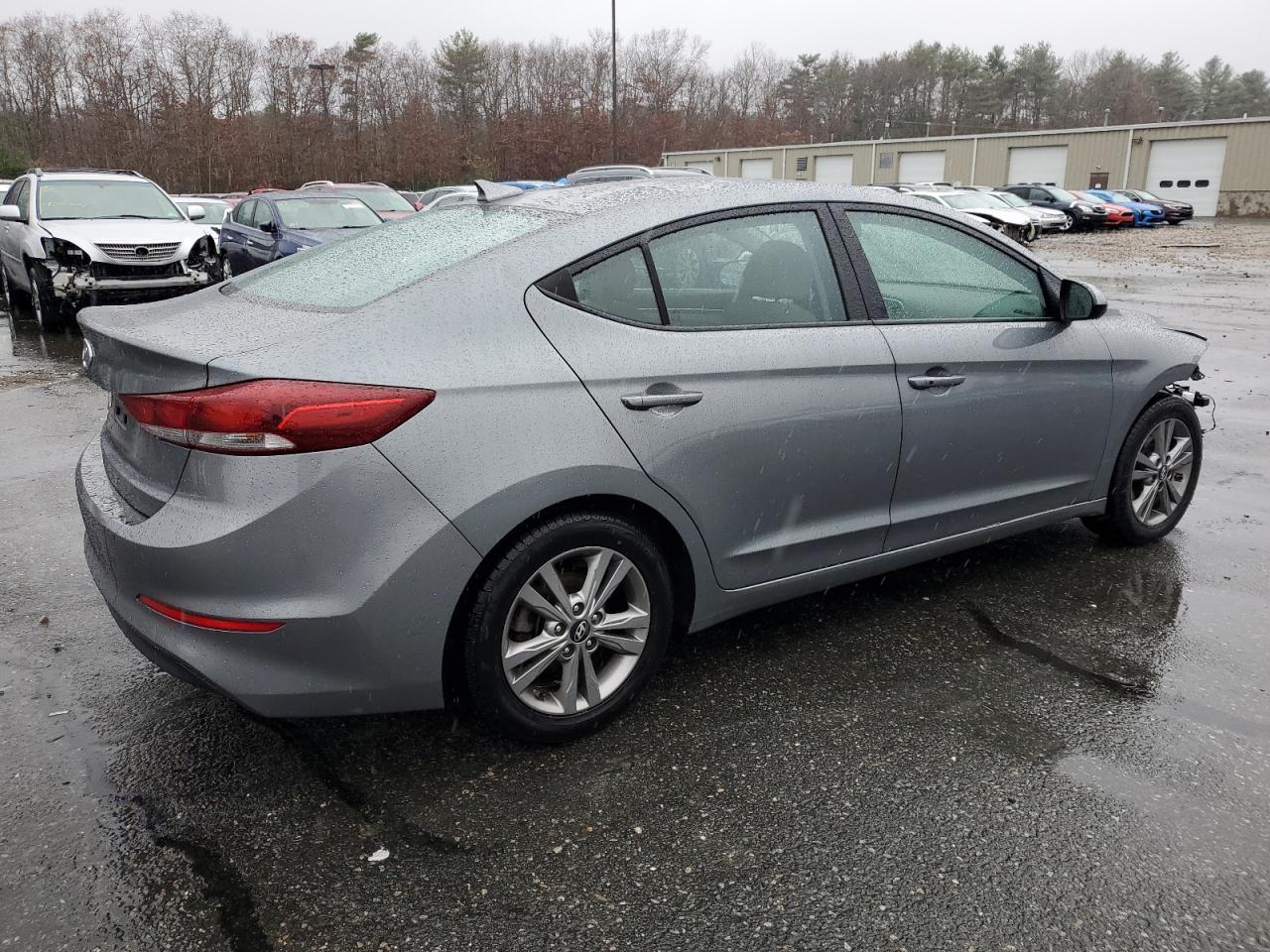 2018 HYUNDAI ELANTRA SE - Фото 3