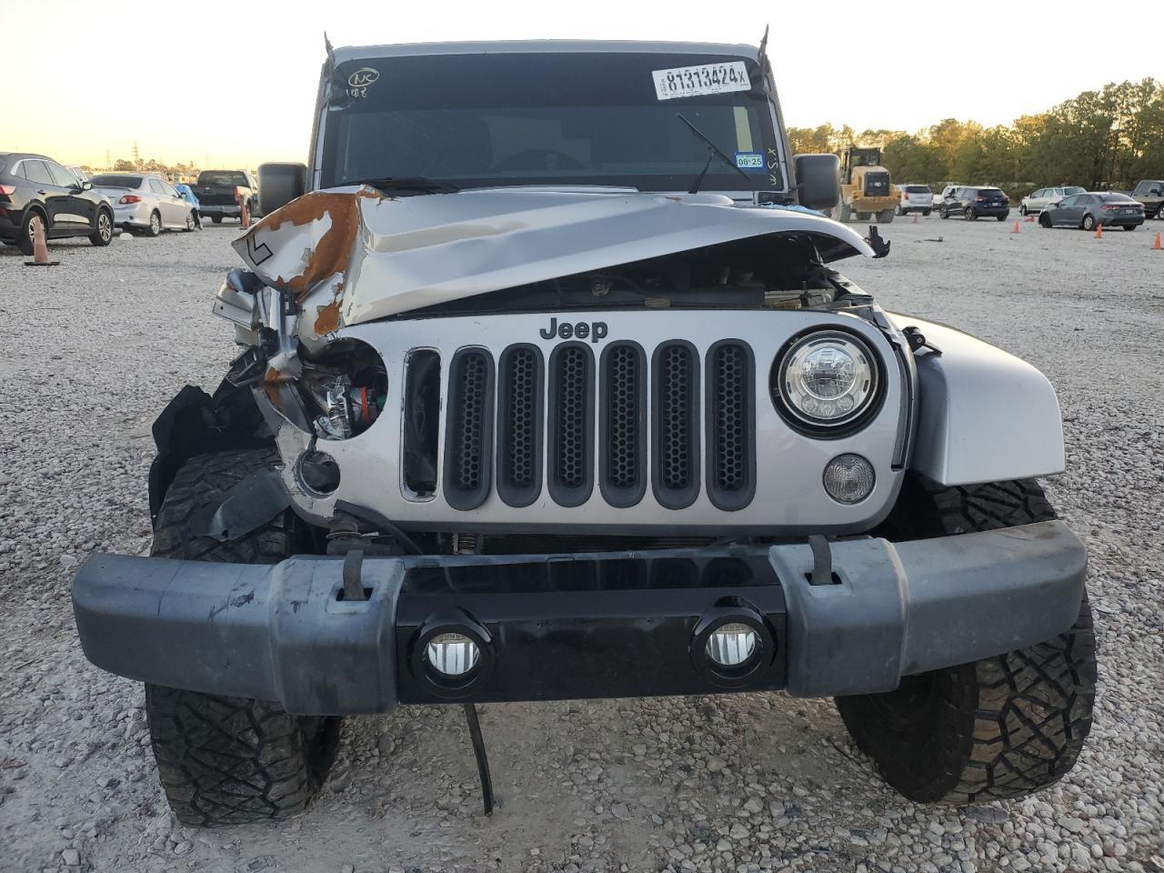 2017 JEEP WRANGLER U - Image 5