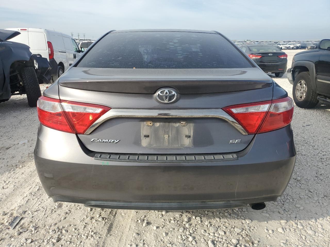2016 TOYOTA CAMRY LE - Фото 6