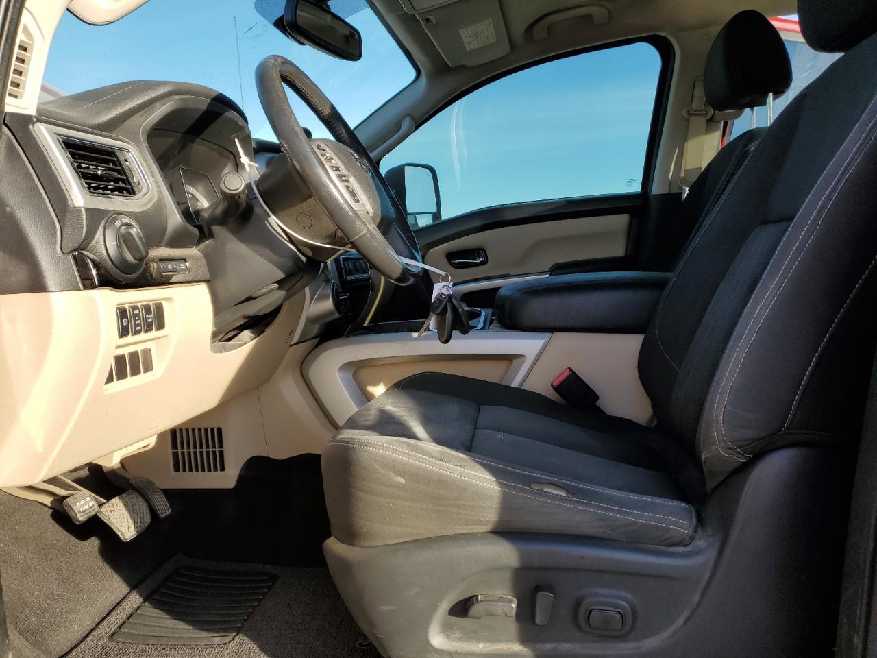 2017 NISSAN TITAN XD S - Фото 7