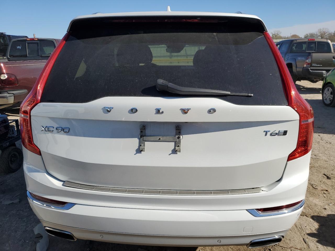 2016 VOLVO XC90 T6 - Фото 6