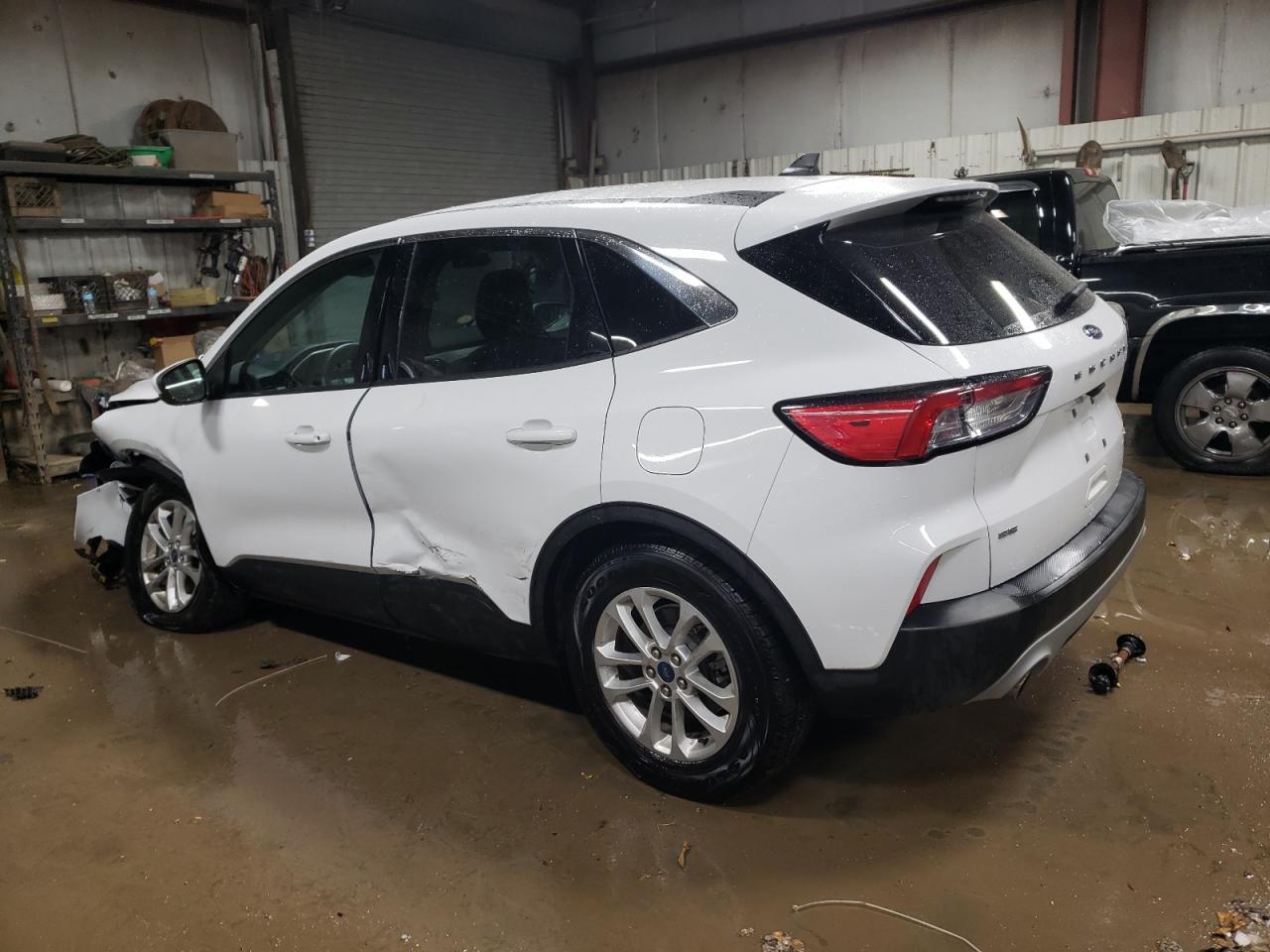 2020 FORD ESCAPE SE - Image 2