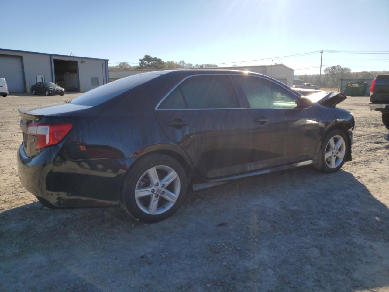 2013 TOYOTA CAMRY L - Фото 3