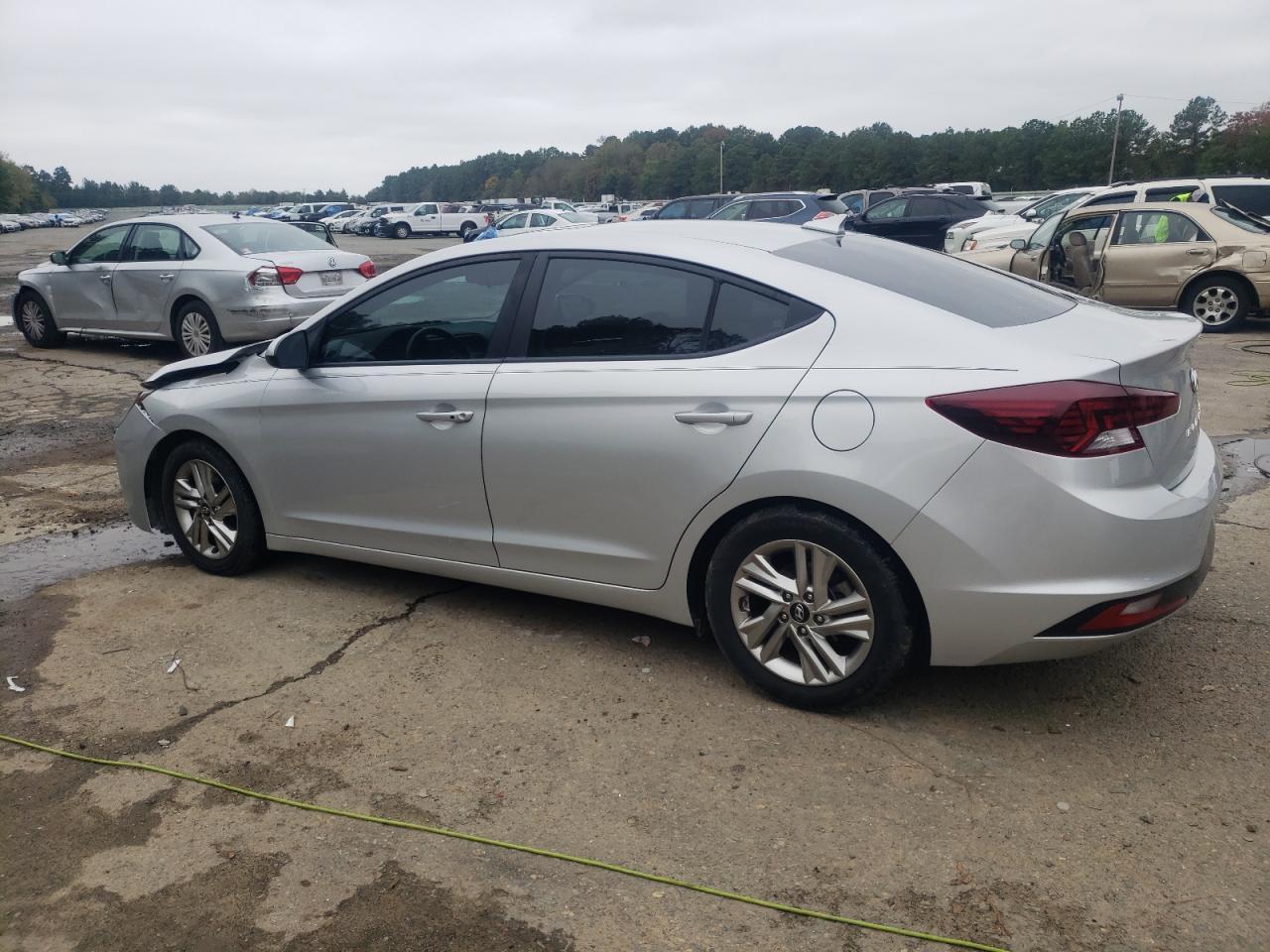 2019 HYUNDAI ELANTRA SE - Image 2
