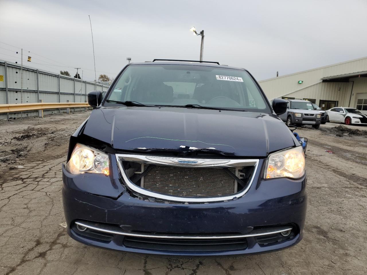 2014 CHRYSLER TOWN & COU - Фото 5