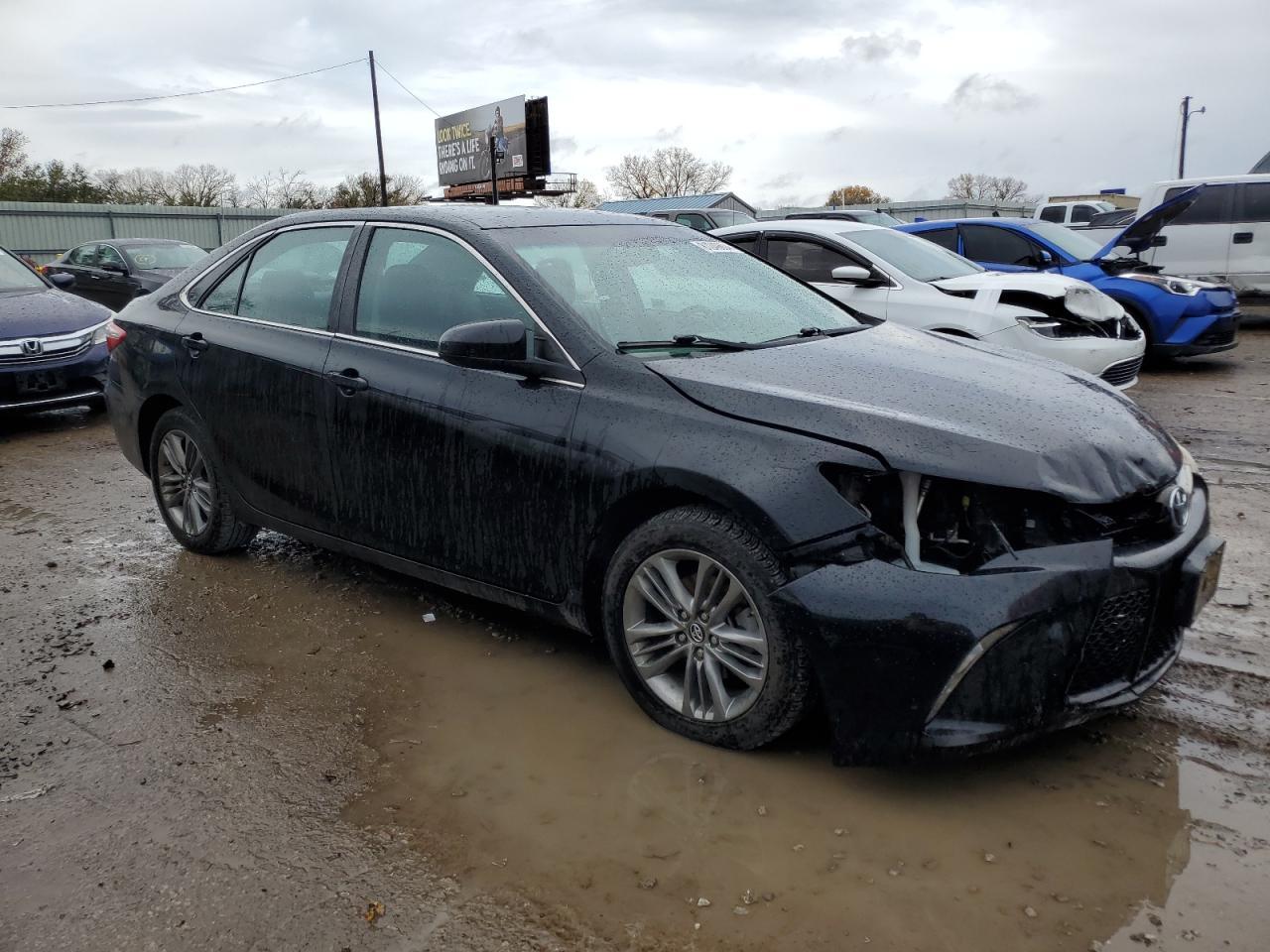 2017 TOYOTA CAMRY LE - Image 4