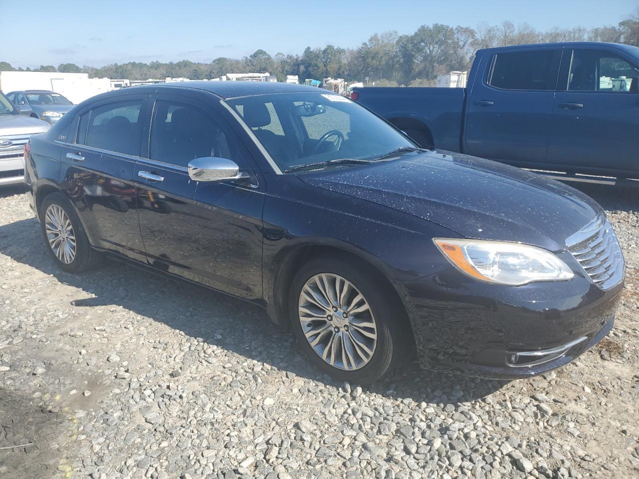 2012 CHRYSLER 200 LIMITE - Image 4