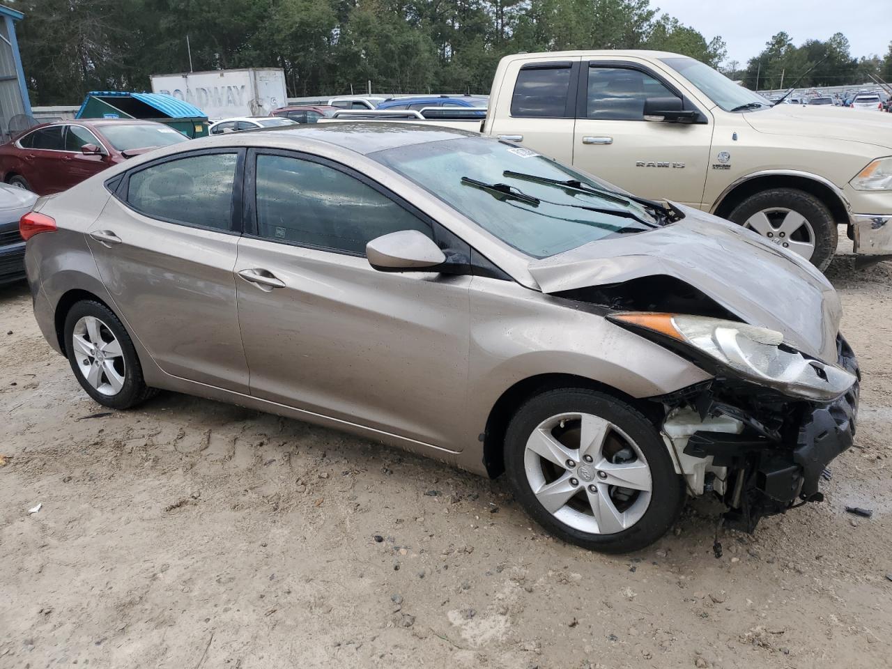 2013 HYUNDAI ELANTRA GL - Image 4