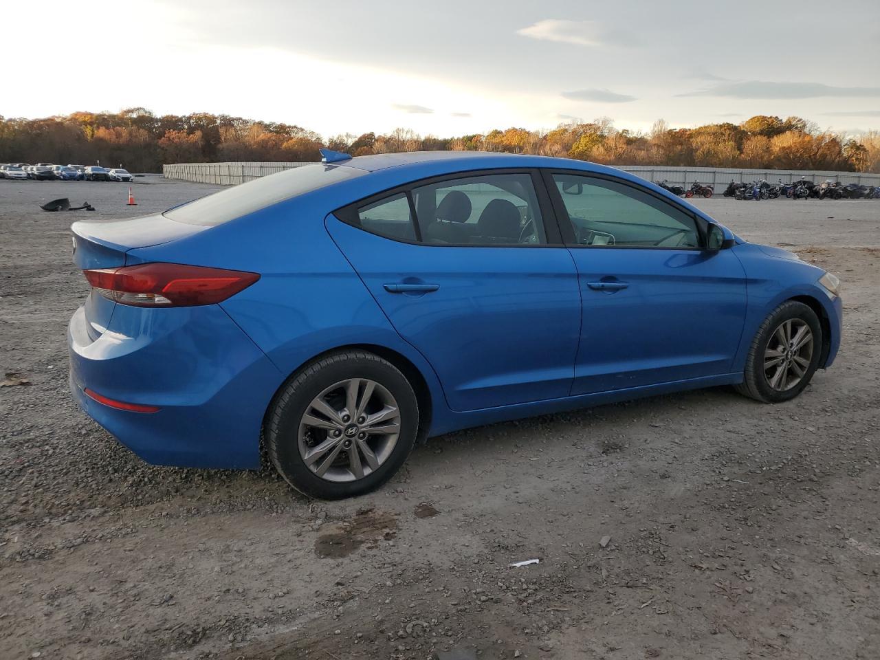 2017 HYUNDAI ELANTRA SE - Image 3