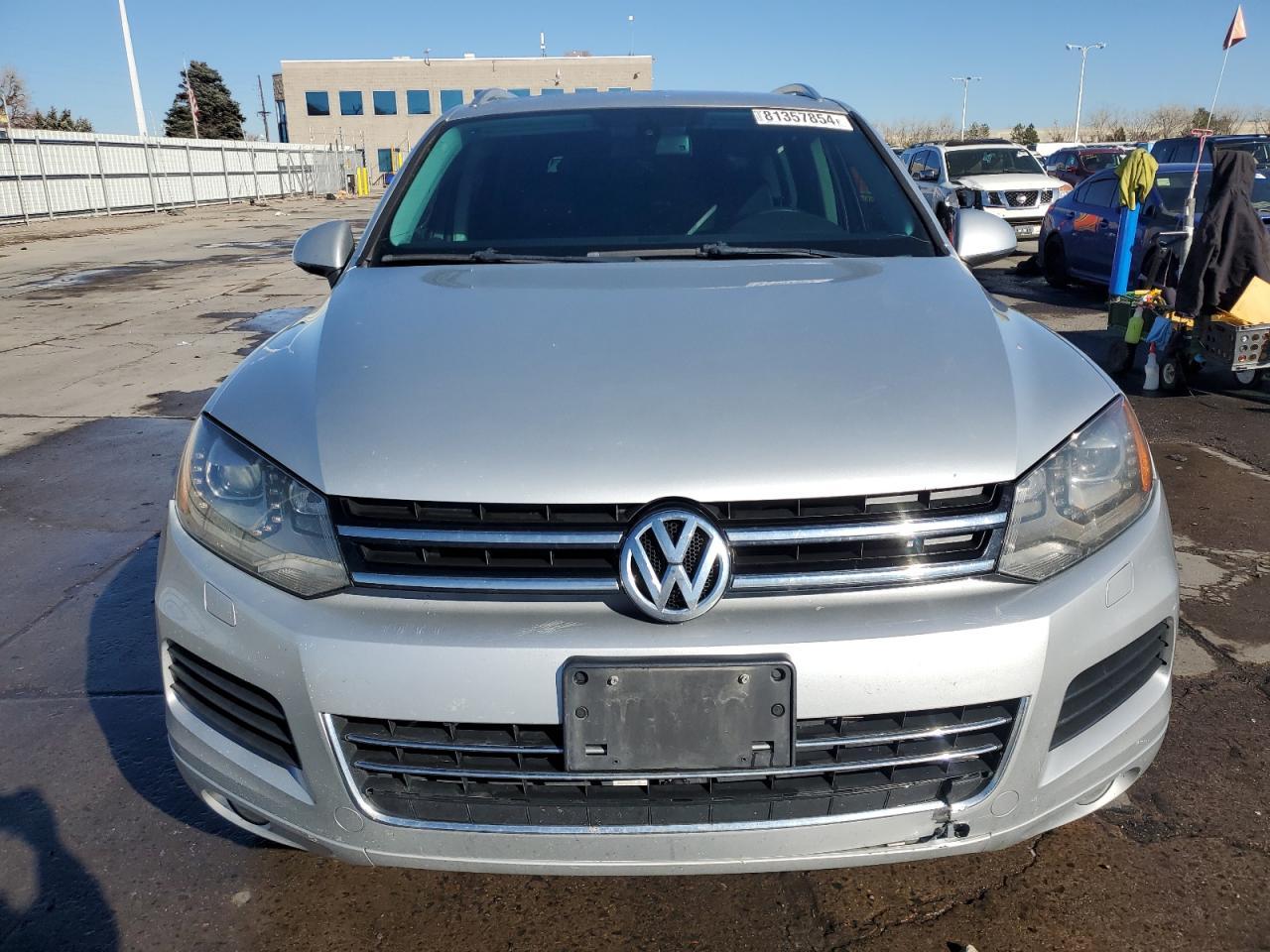 2013 VOLKSWAGEN TOUAREG V6 - Image 5